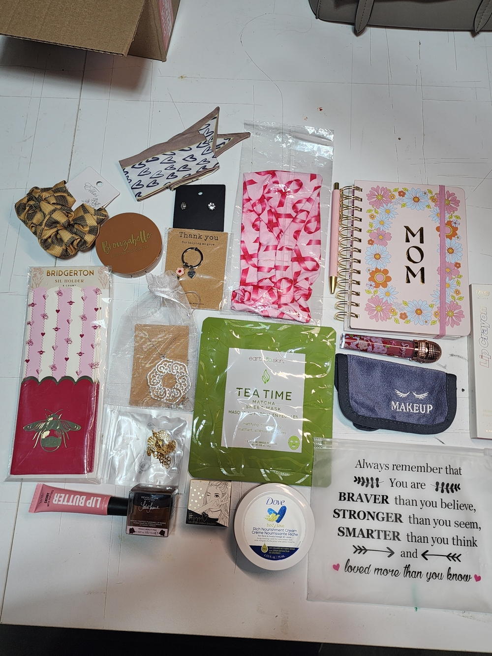 20 PC Gift Assortment NWT ** #18